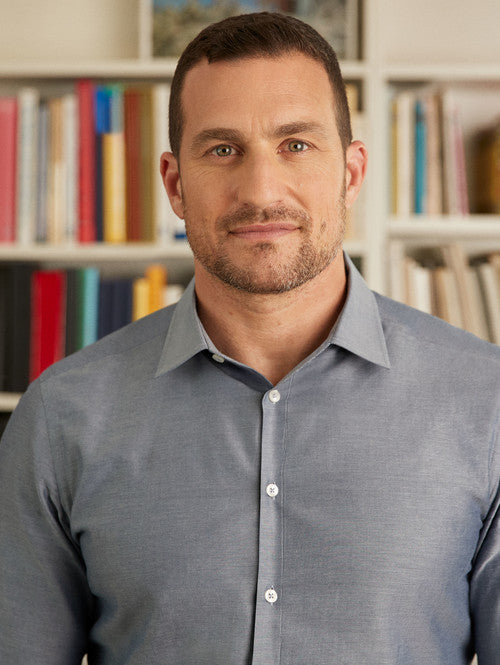 Dr. Andrew Huberman, neuroscientist and Madefor’s Lead Scientific Advisor. Head of Stanford’s Huberman Lab and host of Huberman Lab Podcast. Has made many contributions to the fields of brain development and plasticity, and neural regeneration and repair.